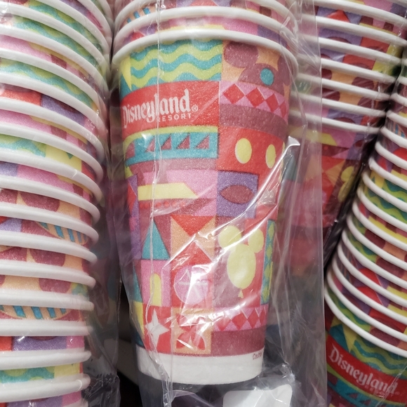 Disneyland Resort Disney Mickey Dixie Perfectouch Paper Hot Cups 16oz Pack Of 50 - Picture 6 of 7